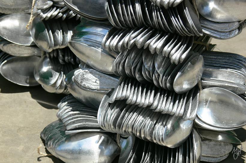 P1100333.JPG - Cuillères fabriquées avec des déchets d'aluminium.