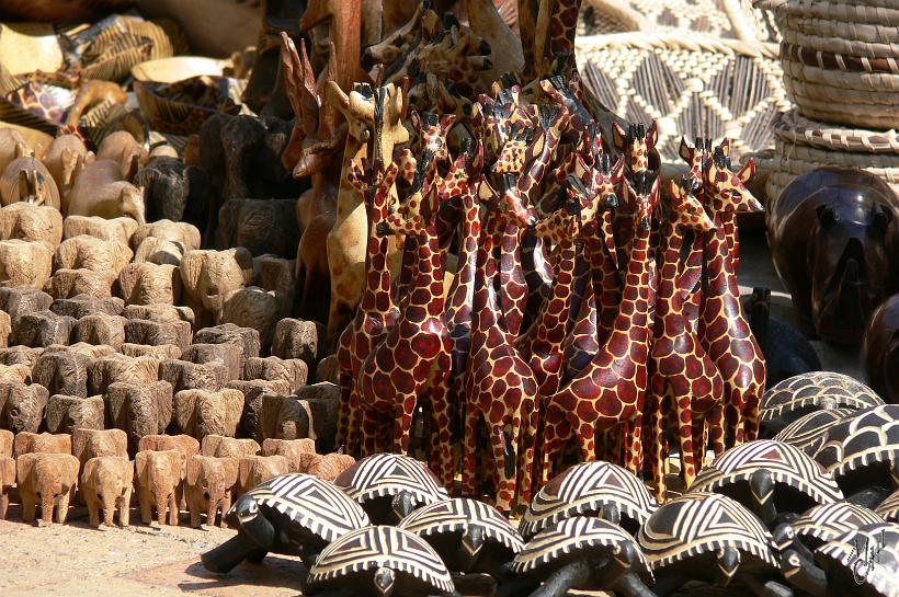 P1150354.JPG - Le marché dans Post Street, la rue piétonne de Windhoek.